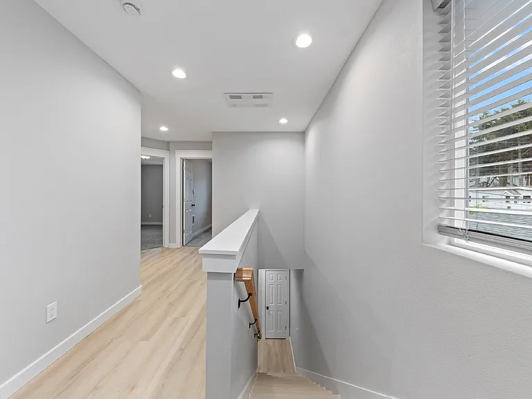 427 SE Inlet Ave — Photo 25