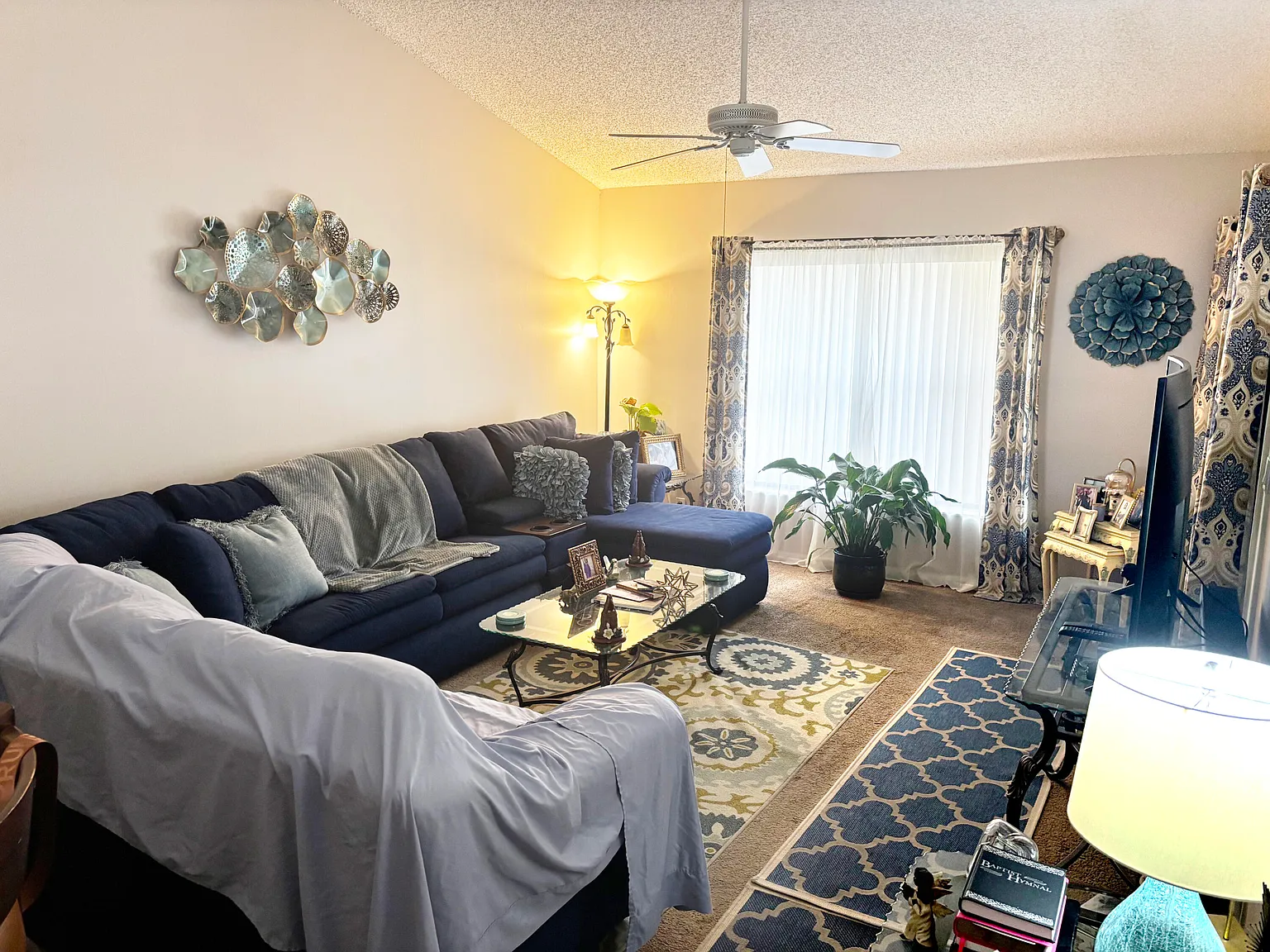 1 bed, 1.0 bath, 750 sqft, $1,600 — Photo 2