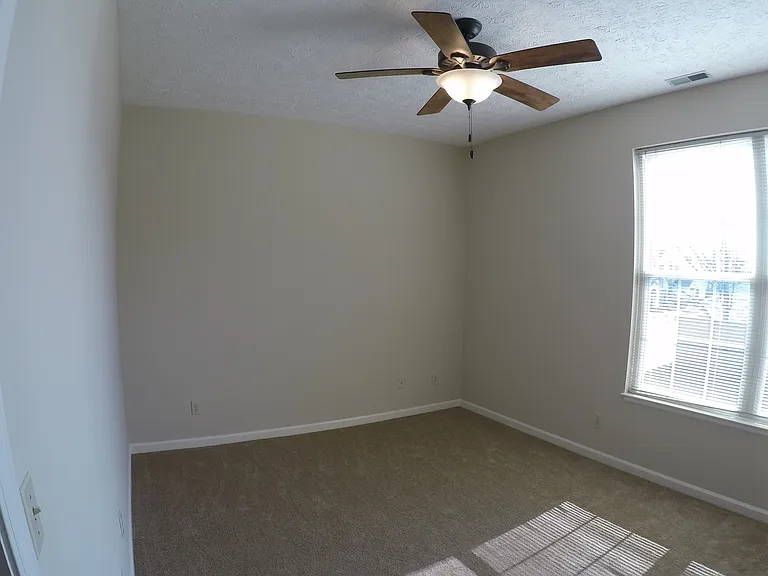Portledge Commons, 1 and 2 Bedroom apartments, carport, central Lafayette — Photo 33