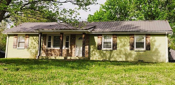 1st image of 1311 Courtney Dr