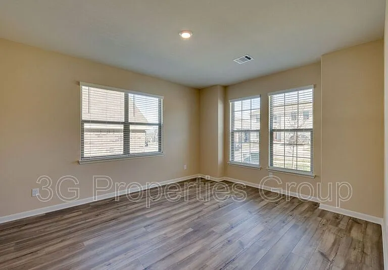 352 Lowery Oaks Trl — Photo 17