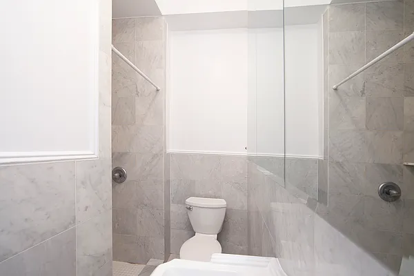 Rented by R New York | media 16