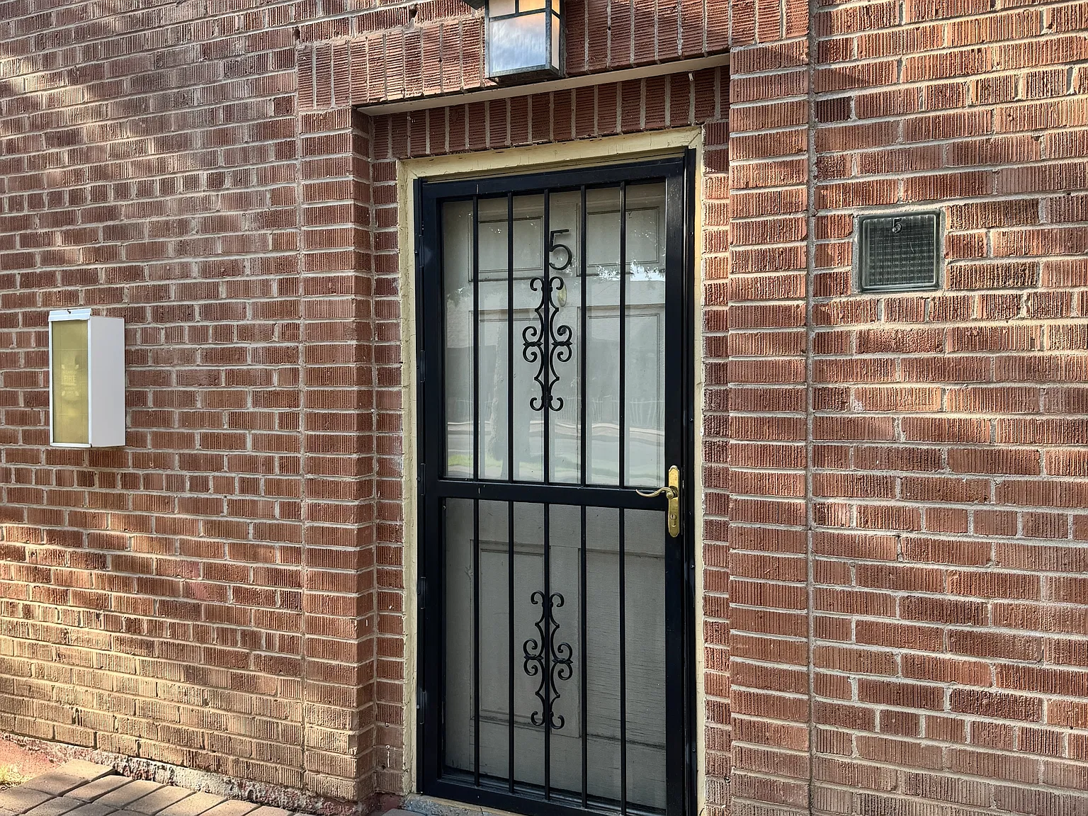 526 W Roosevelt St — Photo 4