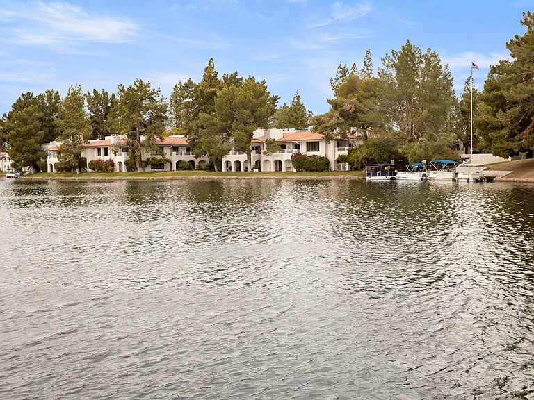5200 S Lakeshore Dr #128 — Photo 72