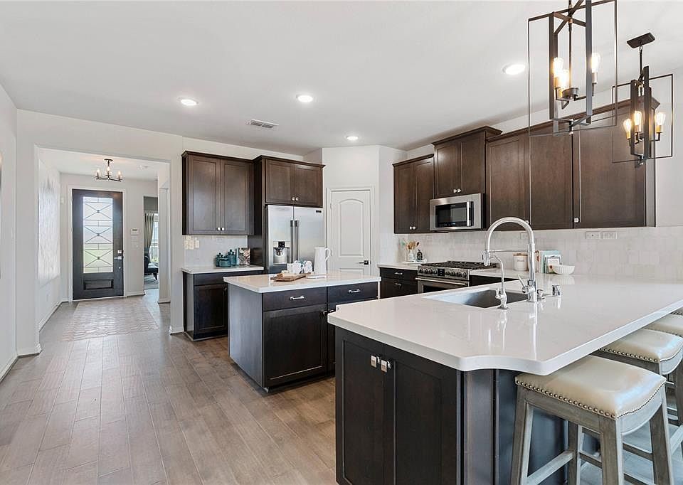 1st image of 1819 Waters Branch Dr