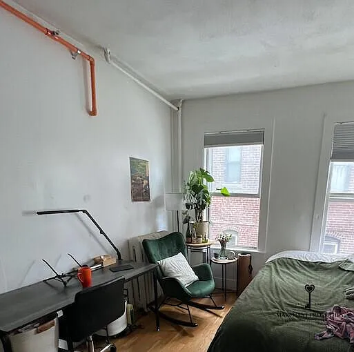 55 S Huntington Ave — Photo 3