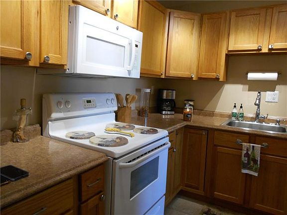 5th image of 2741 Taft St APT 107