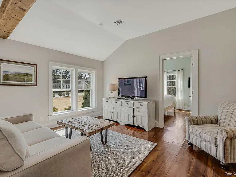 635 Strohson Rd — Photo 5