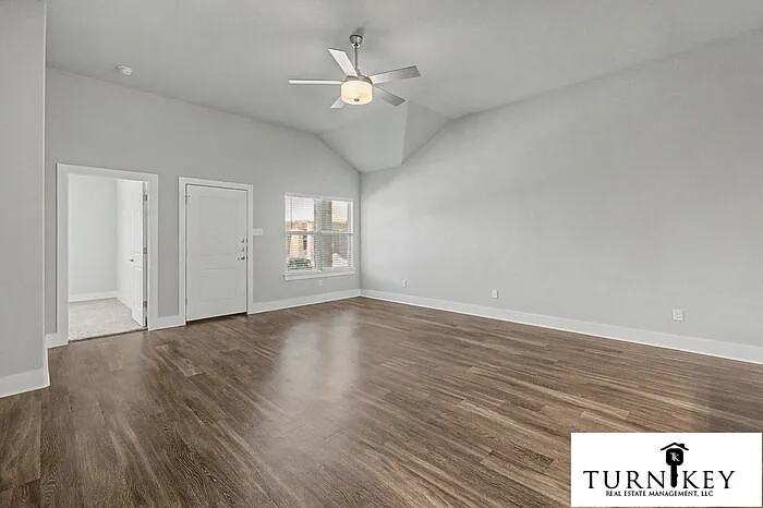 213 S Stewart St #A — Photo 9