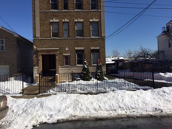 4th image of 423-425 Summer Ave