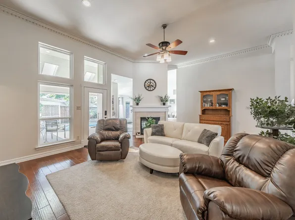 6608 Potomac Pkwy, Arlington, TX 76017