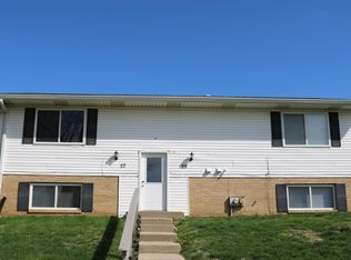 25 Sundowner Ln, Springfield, IL 62711