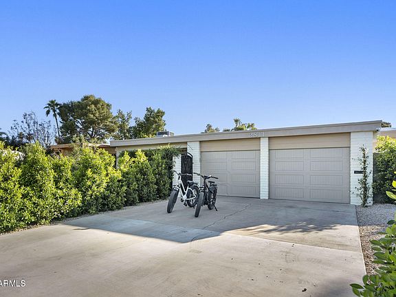 2nd image of 2811 E CORRINE Drive