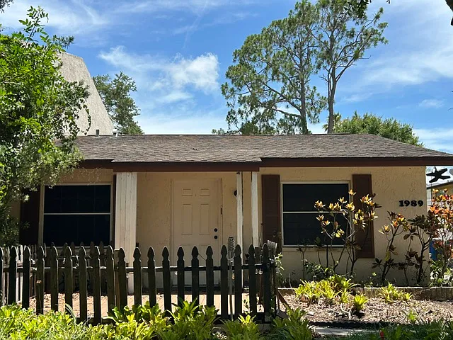 1989 Madrid Ct N