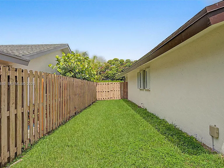 10711 SW 116th Ave — Photo 9