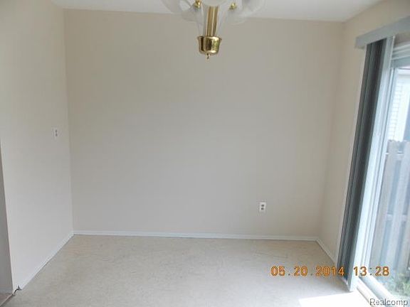 5th image of 37696 Charter Oaks Blvd