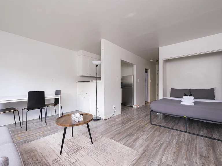1540 Haro St #101 — Photo 8