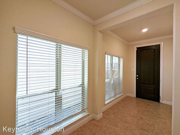 4th image of 1412 Adell Rose Ln