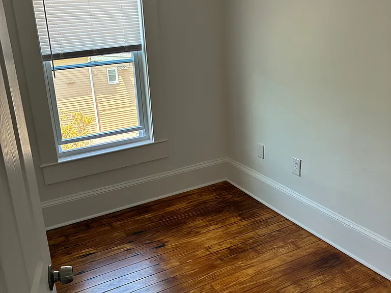 296 Park St — Photo 1