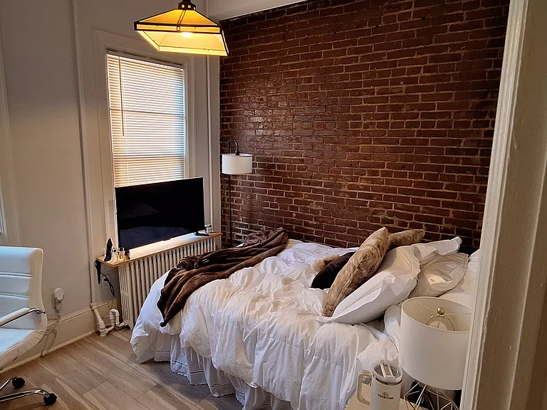 635 G St SE #2 — Photo 33