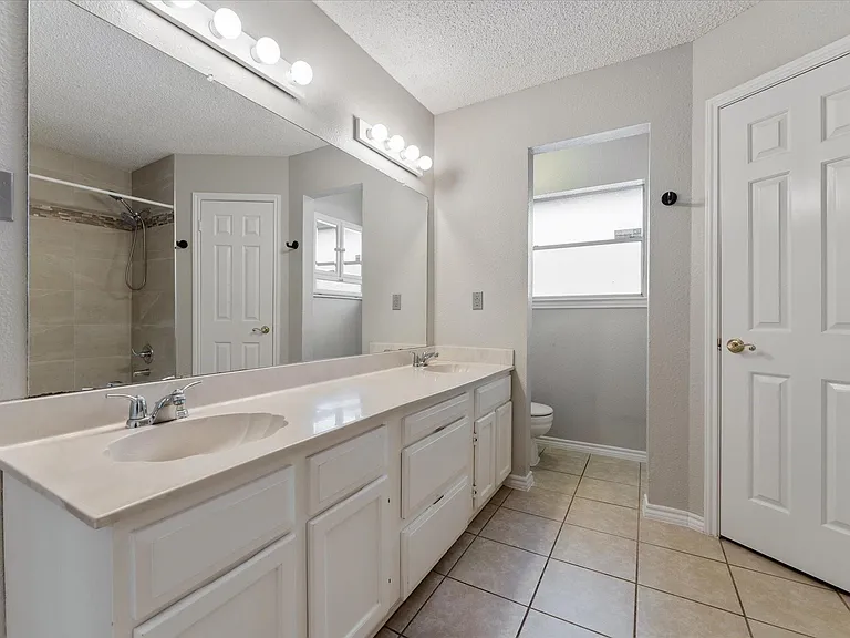 4311 Piney Creek Ln — Photo 15
