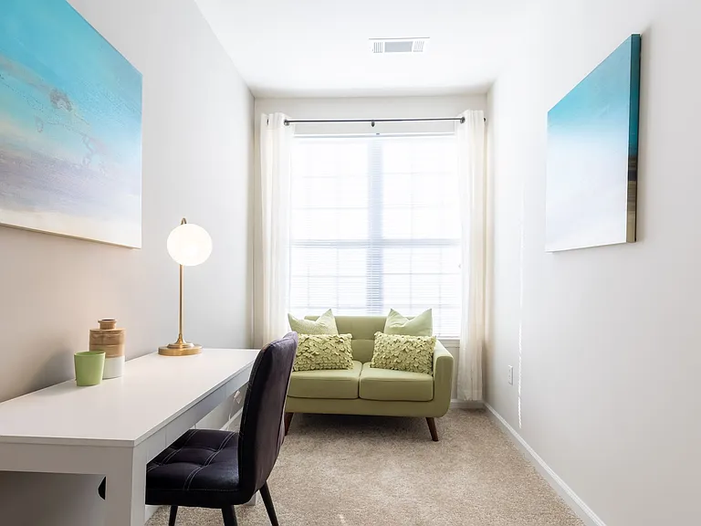 Carriage Hill Apartments — Photo 9