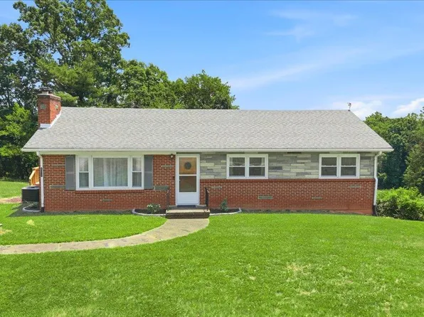 104 Windsong Dr, Lynch Station, VA 24571