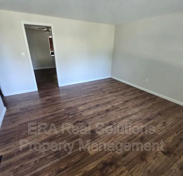 5106 Harbor Blvd — Photo 2