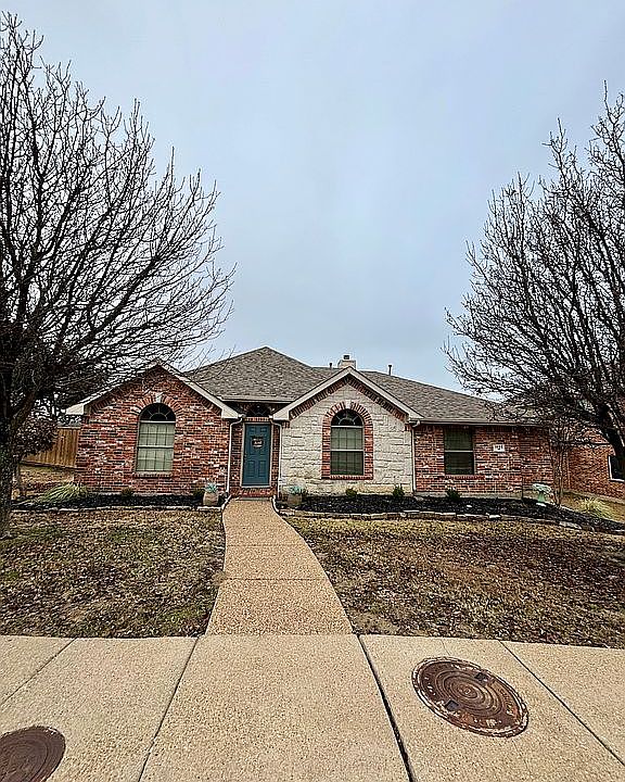 1st image of 1695 Lake Forest Dr
