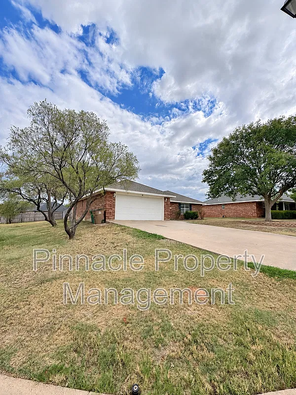 3 bed, 3.0 bath, 1584 sqft, $2,295 — Photo 2