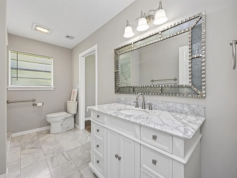 105 Glenmora Ct — Photo 26