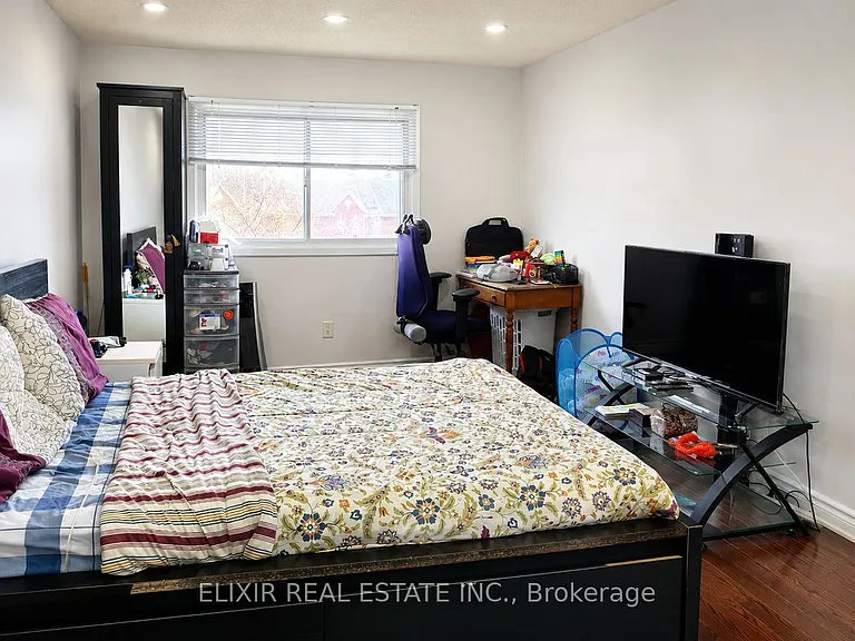 26 Roughfield Cres — Photo 13
