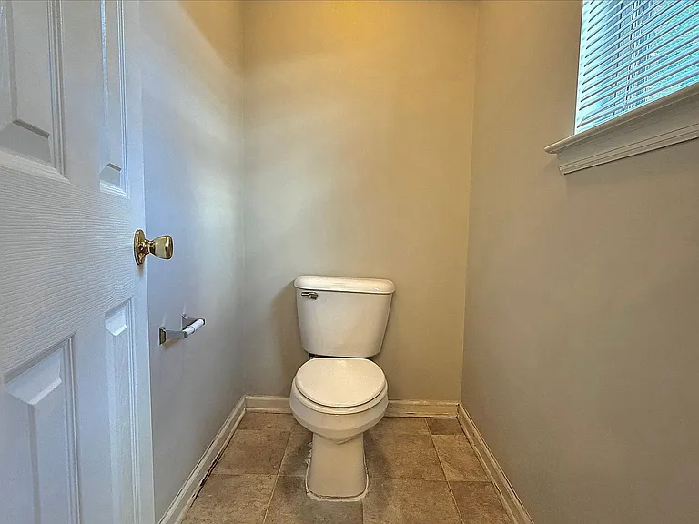 1130 Montclair Dr — Photo 20