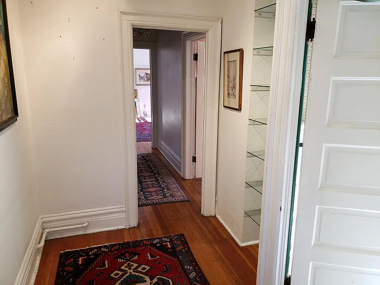 1301 N Franklin St — Photo 4