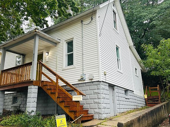 2nd image of 526 Davis St