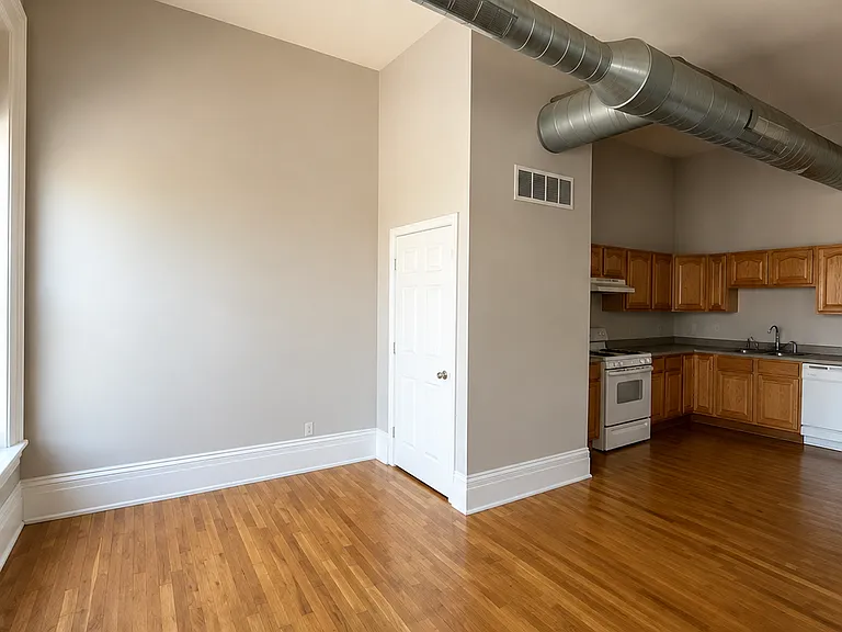 109 S Main St #1/2 — Photo 4