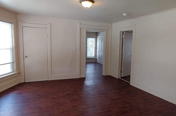 5th image of 639 W Meinecke Ave #2