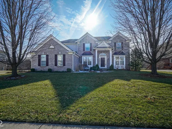 3905 Heathfield Ct, Zionsville, IN 46077
