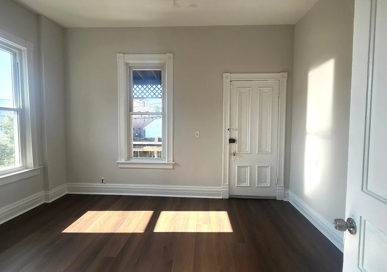 3 bed, 1400 sqft, $3,800 — Photo 3