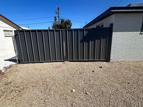 3rd image of 8001 N 28th Avenue