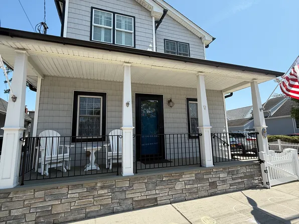 92 Hewlett Ave, Point Lookout, NY 11569