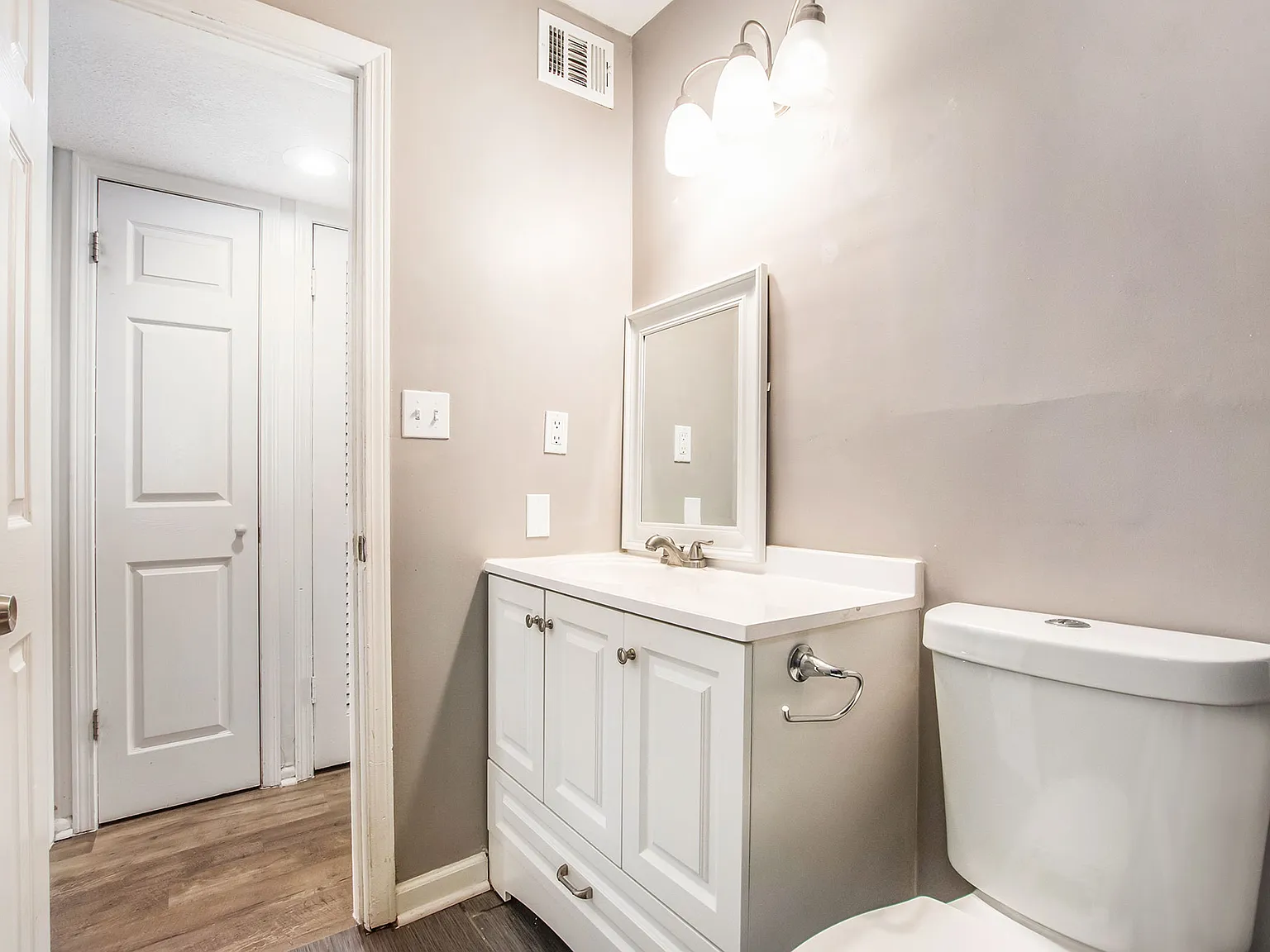 1 bed, $1,025 — Photo 2