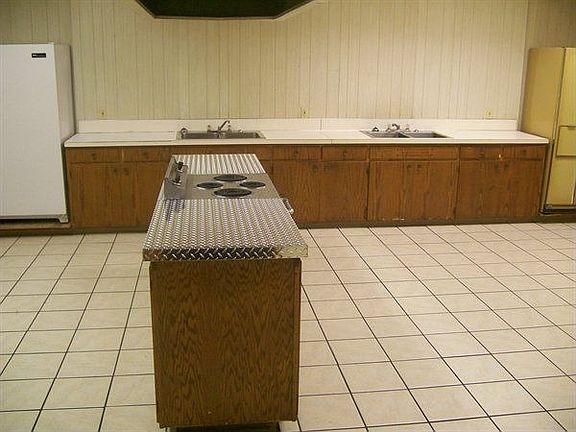 9.5 N 3rd st #1 - gilly's (5)