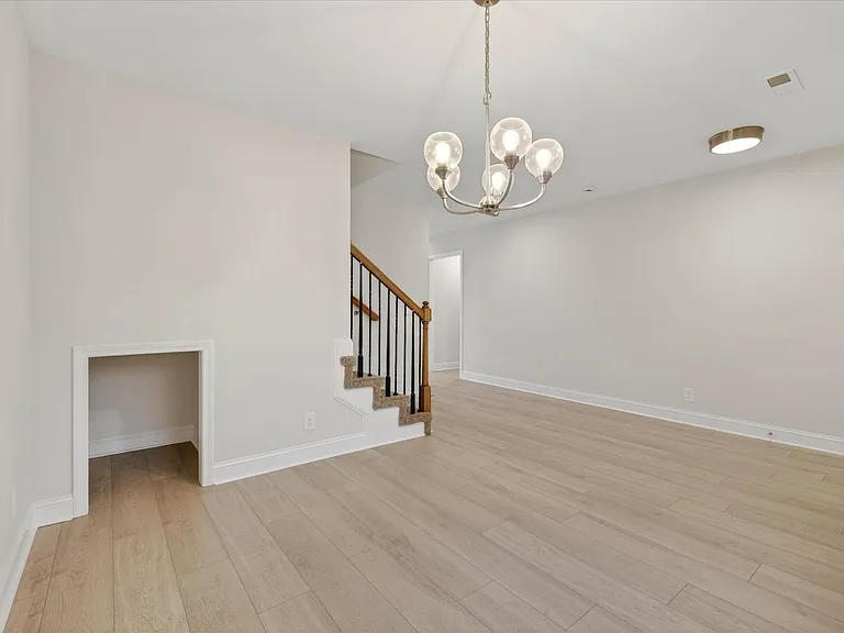 513 Herman Dr — Photo 9