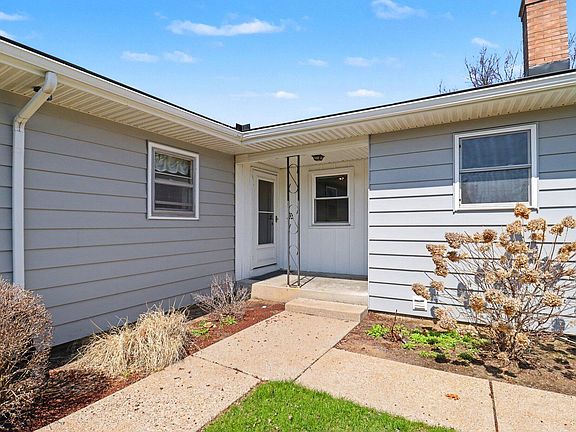 3rd image of 721 Blue Ash Dr SE