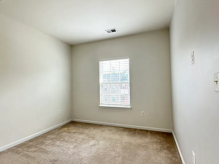 6314 Halsted Ave — Photo 8