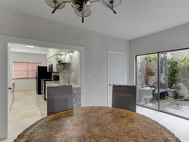 2323 Augusta Dr #30 — Photo 3