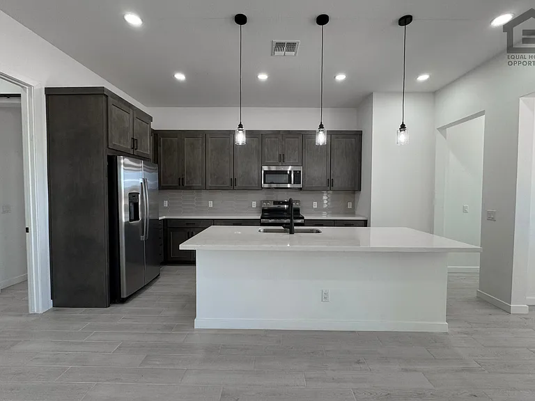 18116 W Morning Vista Ln — Photo 6