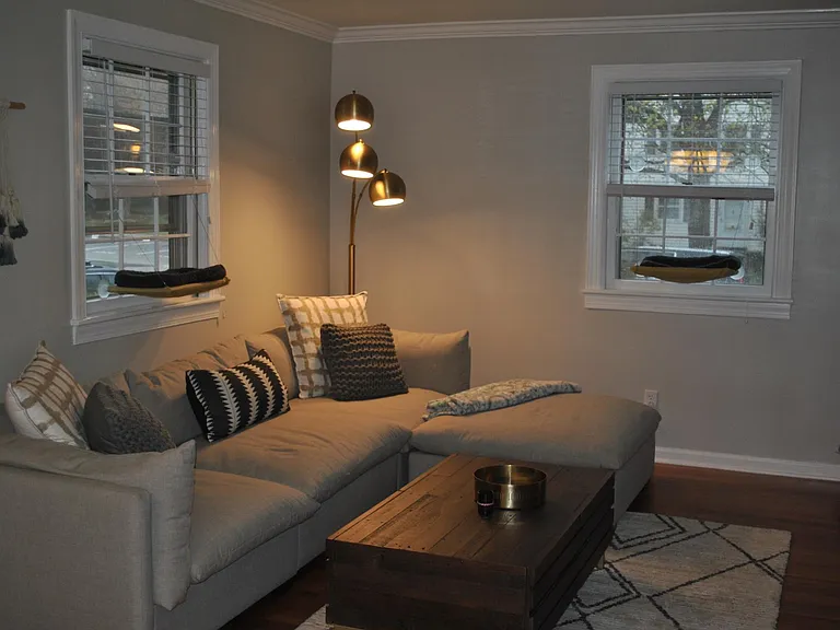 1036 Nichols Dr — Photo 2