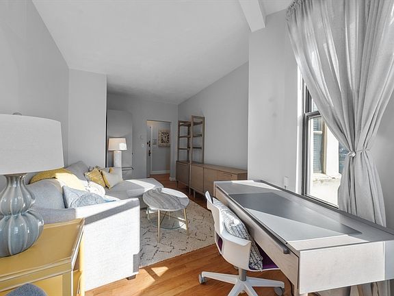 3rd image of 1810 Dorchester Ave APT 3